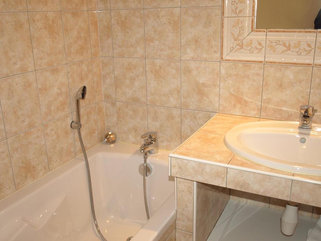 Hotel Arlequin Troyes Room photo